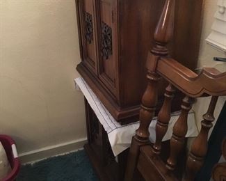 2 matching night stands to king bed