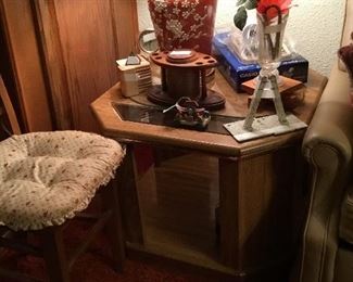 End table with decor
