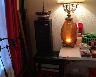 Great retro lamps on this hoyse