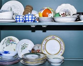 182. Grouping of China and Dishware