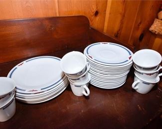 195. Vintage Corning Dinnerware Set for American Presidents Line