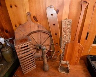 200. Nice Mixed Lot Vintage Wooden Kitchen Farm Utensils