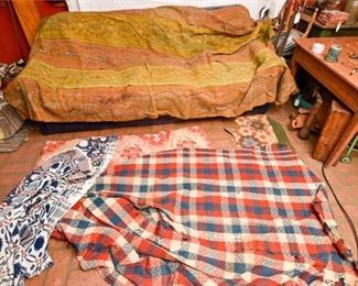 218. Mixed Lot Vintage Textiles wBlankets Throws