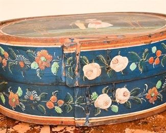 301. Shaker Style Painted Wood StorageHat Box wLid