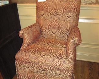 PAIR OF UPHOLSTERED CHAIRS