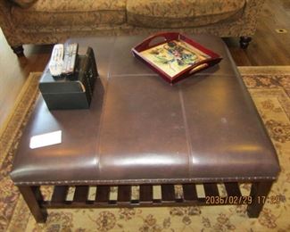 LEATHER TOP COFFEE TABLE/OTTOMAN