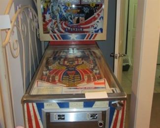 SPIRIT OF 76' PINBALL GAME IN AS IS CONDITION