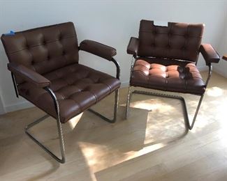 PAIR OF BROWN LEATHER STENDIG CHAIRS