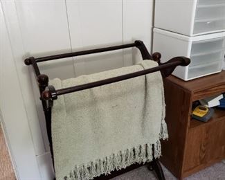Blanket stand
