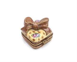 Limoges porcelain trinket box