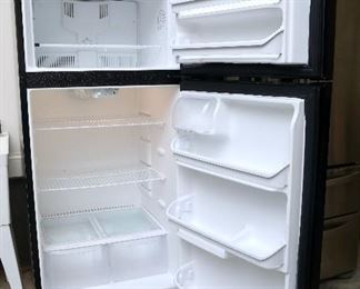 Frigidaire 18 CuFt Refrigerator