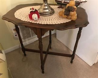 Antique Table $ 86.00