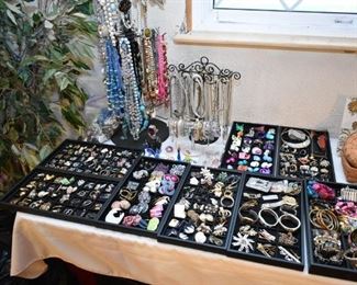 COSTUME JEWELRY 