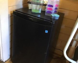 Small refrigerator 