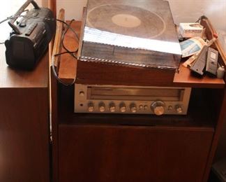 vintage electronics-reciever-turntable  