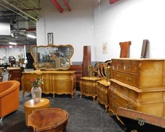 Union 6 pc French Provincial solid wood carmel colored bedroom set