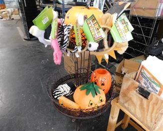 Assorted Halloween blow molds & decor