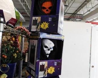 Assorted Halloween Pumpkin & skeleton lighted reapers