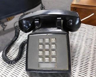 Vintage black desk top push button analog phone 