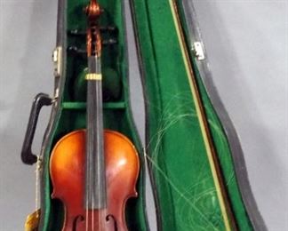 Antique Violin Lignatone Antonius Stradivarius Cremonensis Faciebat Anno 1713, Made in Czechoslovakia 1940, With Case, Bow And More