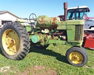 John Deere Tractor 60 LP
