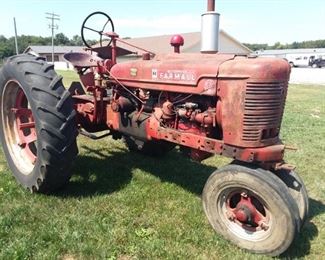 IH Farmall H Tractor