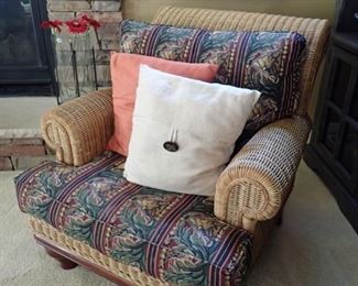 COMFY WICKER & FABRIC SIDE CHAIR