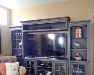 SUPERB ENTERTAINMENT CENTER / COME IN SECTIONS FOR EASY TRANSPORT
