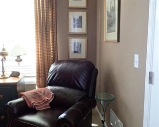 LEATHER SIDE CHAIR