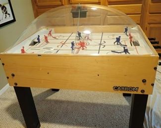 BUBBLE HOCKEY / CARROM
