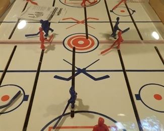 BUBBLE HOCKEY / CARROM