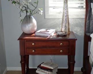 SIDE TABLE WITH DRAWERS / SILVER LAMP / VASE