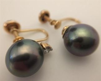 Black Tahitian Pearl and Diamond Earrings https://ctbids.com/#!/description/share/225567