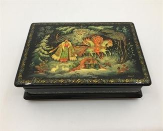 Hand-Painted Russian Lacquer Box https://ctbids.com/#!/description/share/225584