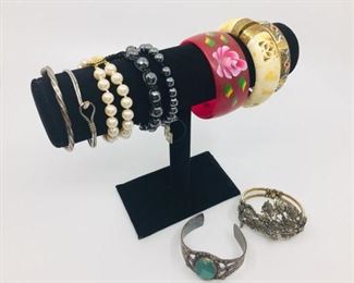 Vintage Bracelet Collection https://ctbids.com/#!/description/share/225586