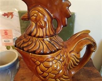 ROOSTER PITCHER