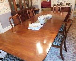 Large Dining Room Table 66" Expands to 8"3"
