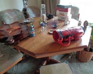 table w/4 chairs on rollers