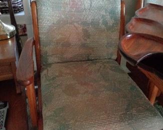 4 chairs on rollers