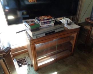 TV and stand/bookcase/curio