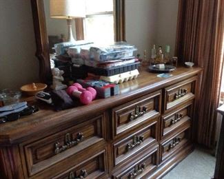 drexel dresser w/mirror