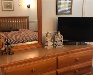 Dresser with mirror 