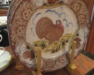 VINTAGE MARUTA WARE TURKEY 10.5" DINNER PLATEs