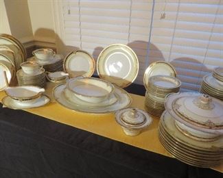 NORITAKE CHINA GACAHAD BLACK 