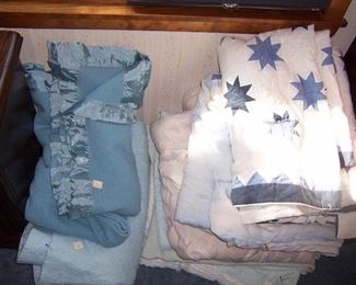 BLANKETS AND QUILTS