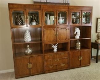 Entertainment center