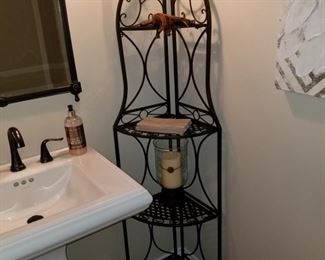 Corner display stand