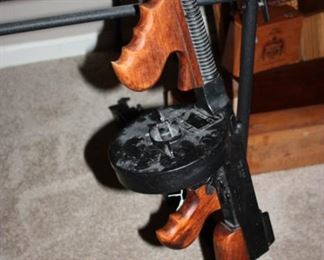 Tommy gun replica