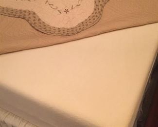 Quality clean queen mattress included with 4-Poster Cannonball Queen Bed