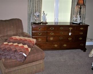 Outstanding mahogany dresser